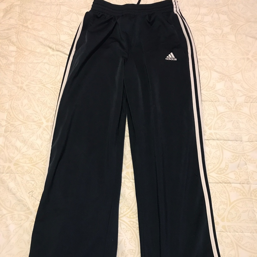 New Adidas Sweats size medium. Dark blue