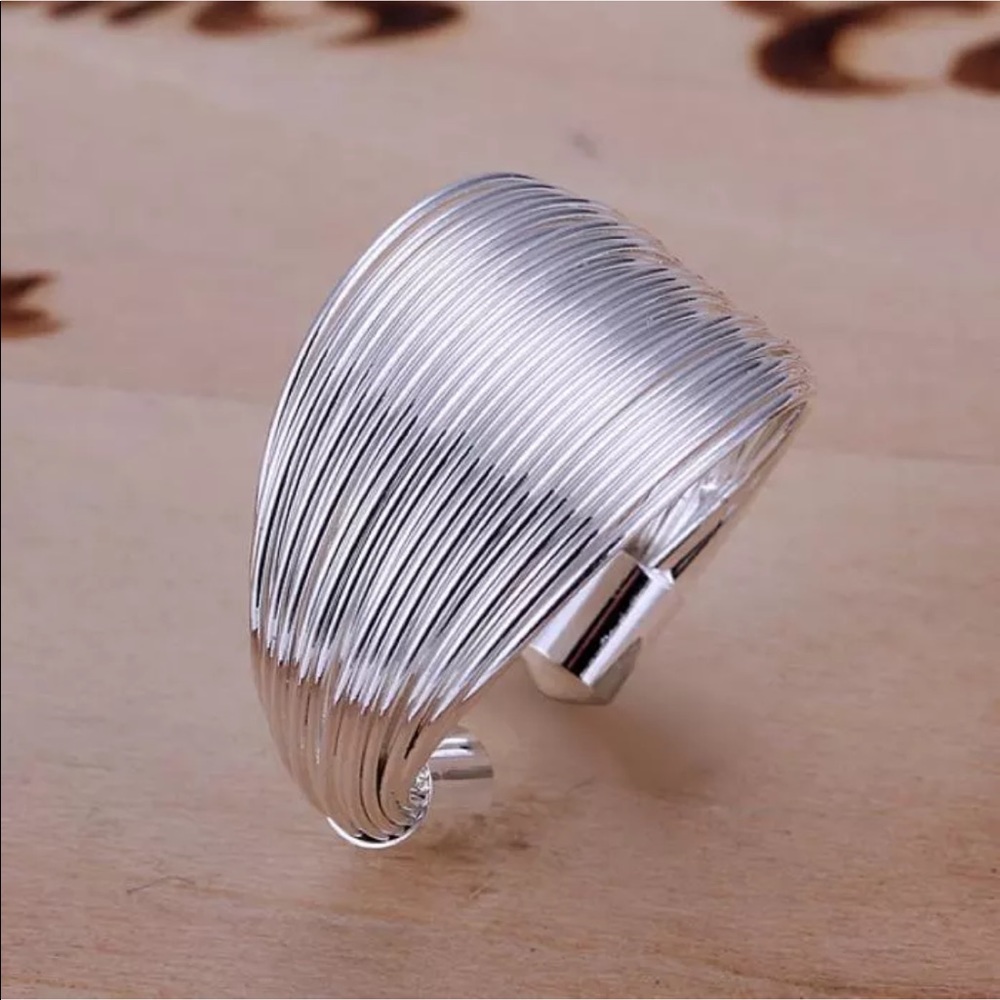 NWOT Adjustable Silver Wire Wrap Band Ring - Picture 1 of 4