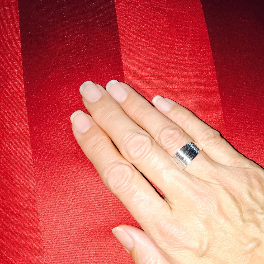 NWOT Adjustable Silver Wire Wrap Band Ring - Picture 3 of 4