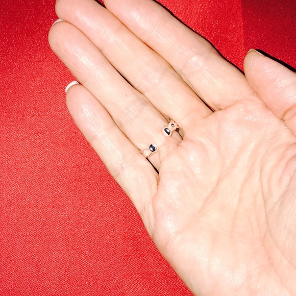 NWOT Adjustable Silver Wire Wrap Band Ring - Picture 4 of 4