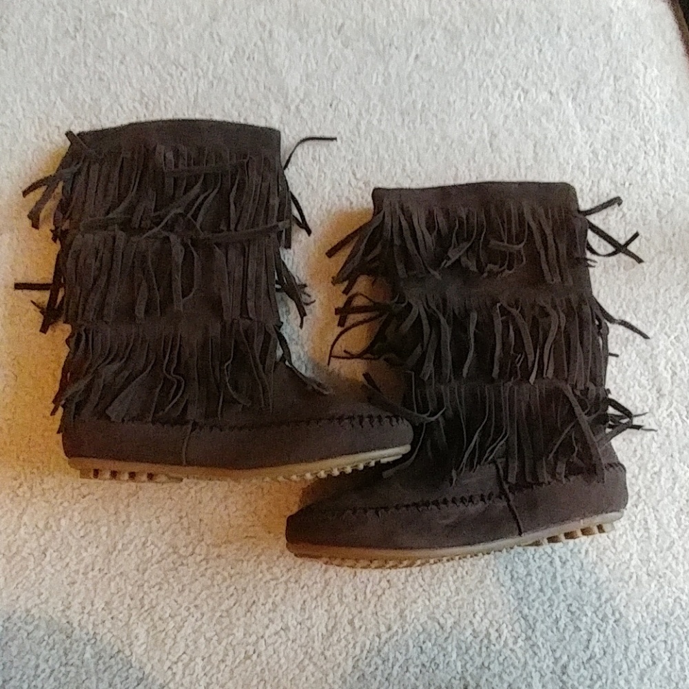 Moccasin Style Fringed Boots