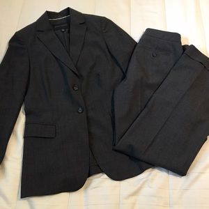 Banana Republic wool blend suit / Size 0
