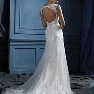 Alfred Angelo Size 16 wedding gown NEW WITH TAGS