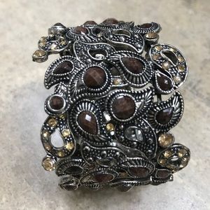 Vintage look wrist cuff