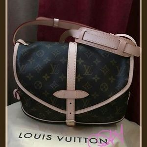 Louis Vuitton Saumur 30 Cross Body Bag