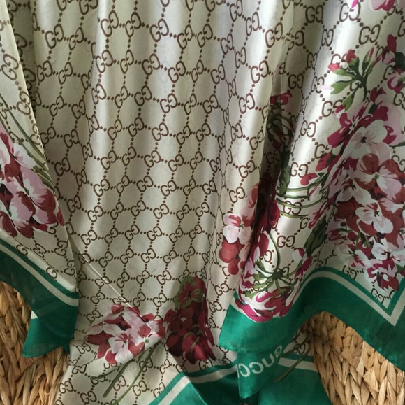 gucci bloom silk scarf