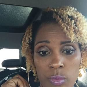 Meet your Posher, Anika