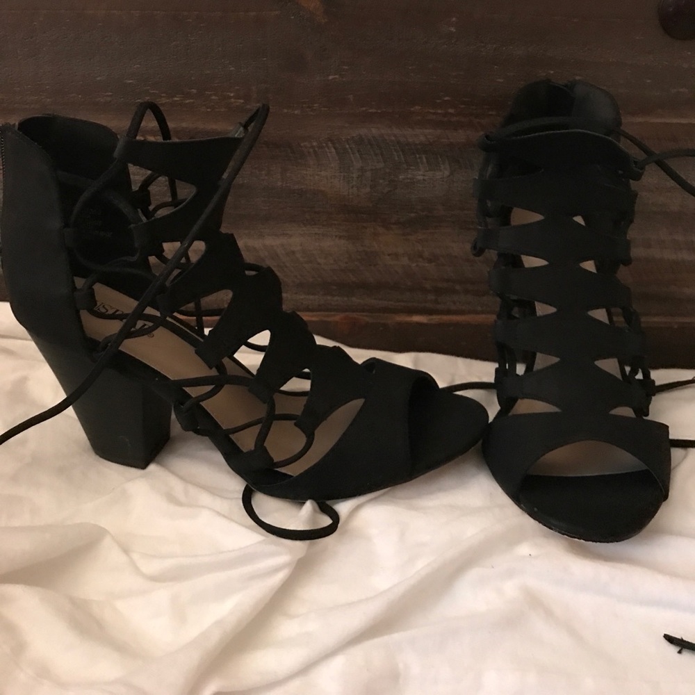 Just Fab Lace sandals 8