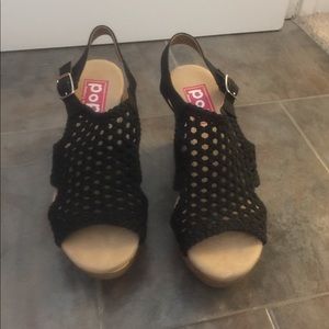 Black Wedges