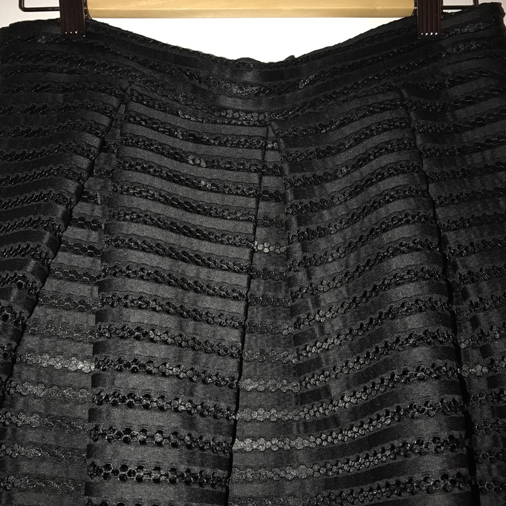 New York & Co./7thAvenue Black skirt Size 8