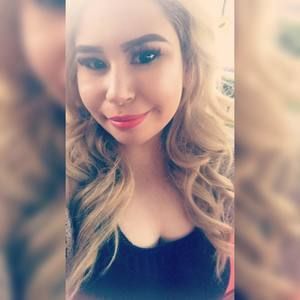 Meet your Posher, Yadira