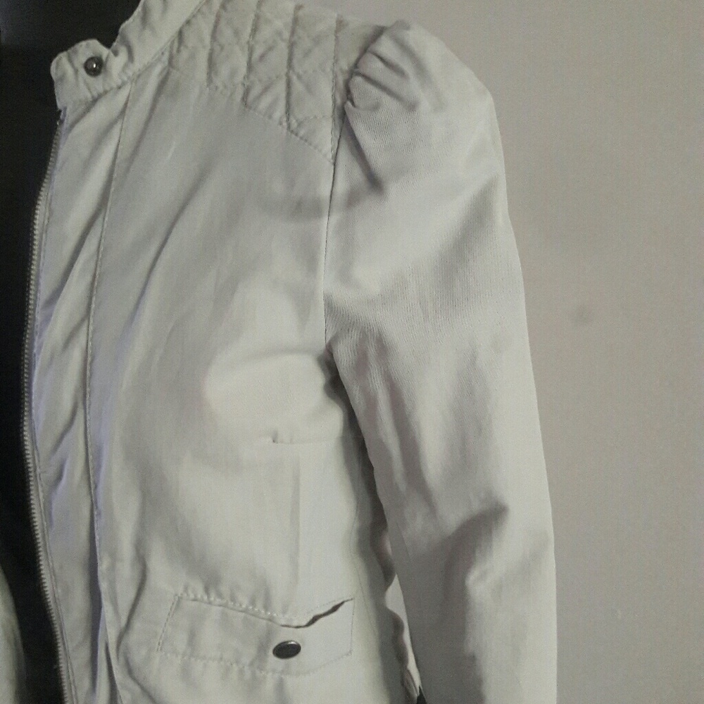Light gray jacket - Picture 2 of 3