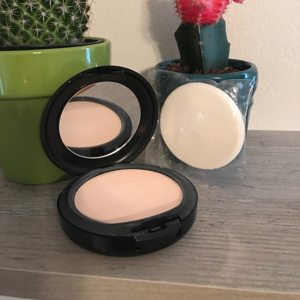 MAC Studio Fix Powder Foundation