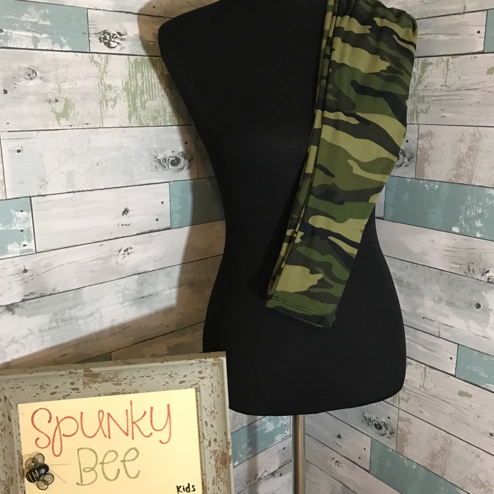 ✂️ FINAL PRICE ✂️ Buttery Soft kids CAMO leggings!