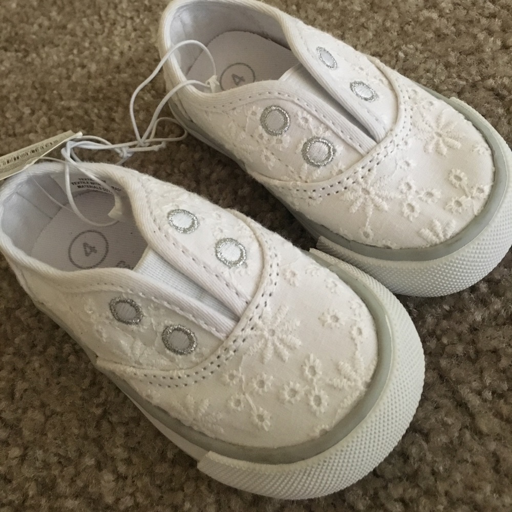 Oshkosh Genuine Kids White floral sneakers