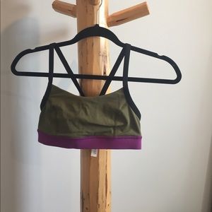 Never worn Lulu lemon sports bra!