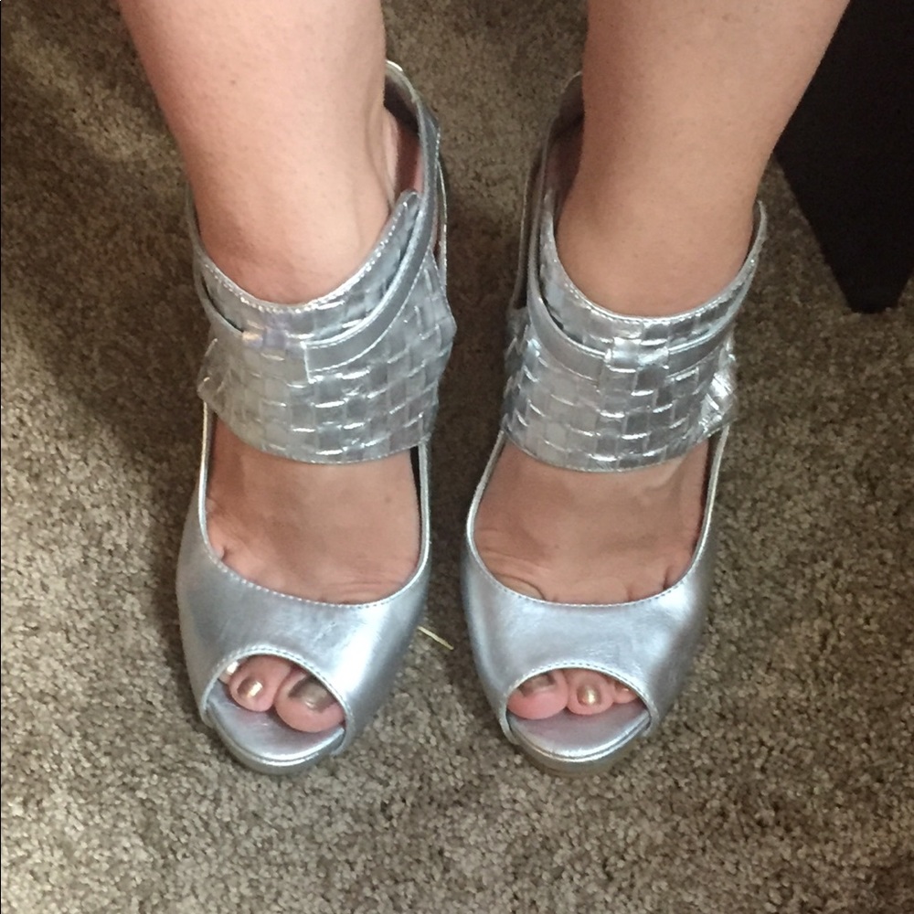 ⚫️Silver heels