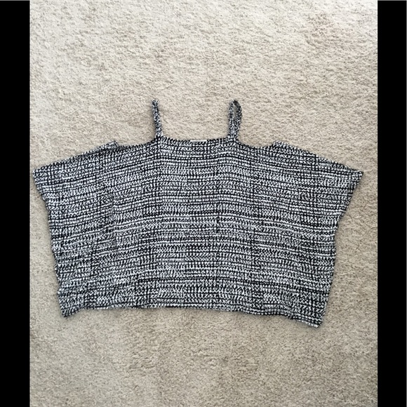 Ella Moss cold shoulder top size XS. NWT 🎉HP🎉 - Picture 6 of 8