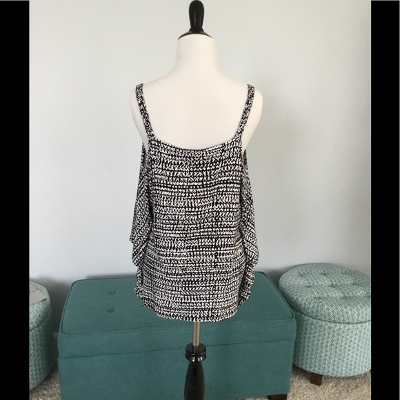 Ella Moss cold shoulder top size XS. NWT 🎉HP🎉 - Picture 7 of 8