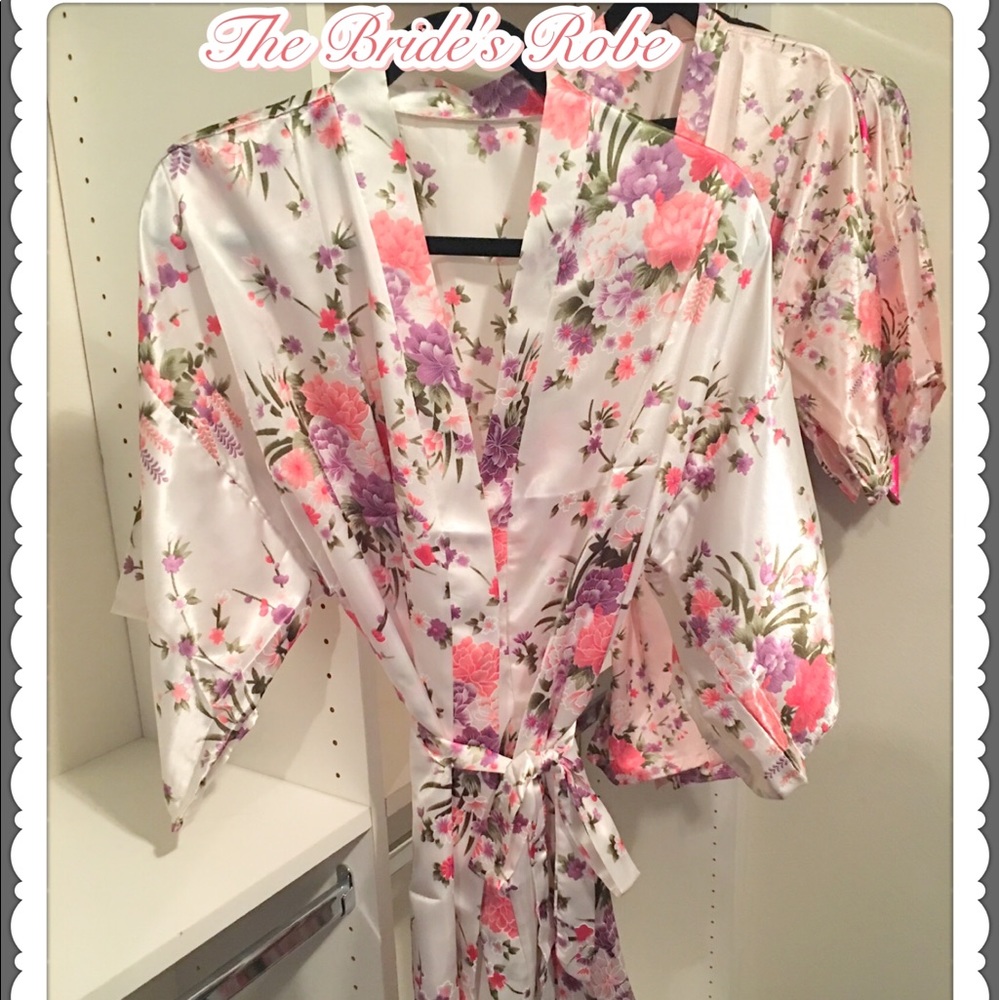 Set of 11 bridal kimono satin floral robes NEW - Picture 2 of 8