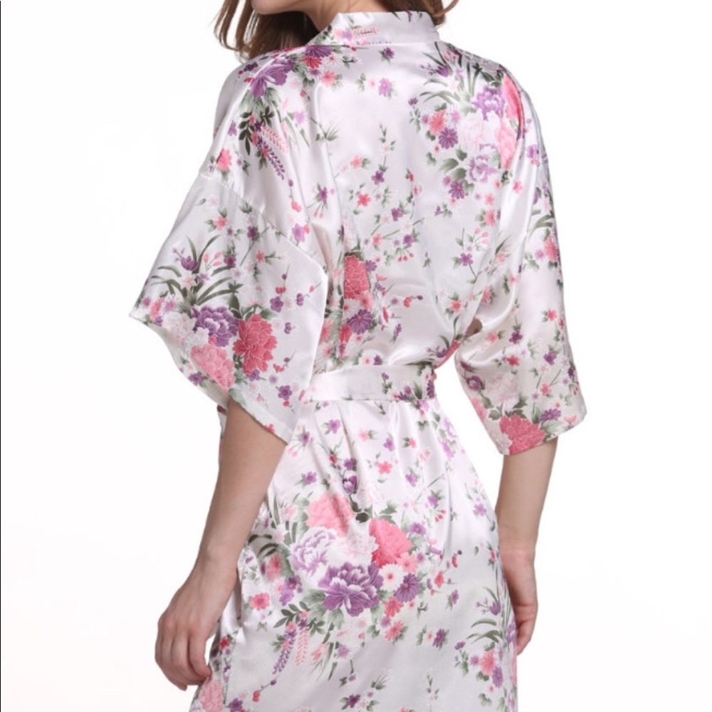 Set of 11 bridal kimono satin floral robes NEW - Picture 6 of 8