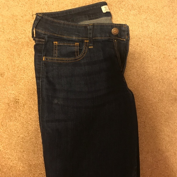 Hollister low-rise dark wash skinny jeans - Picture 3 of 3