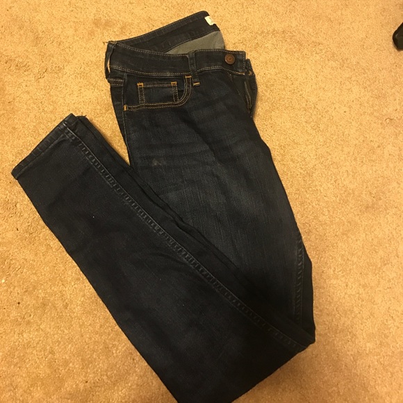 Hollister low-rise dark wash skinny jeans - Picture 1 of 3