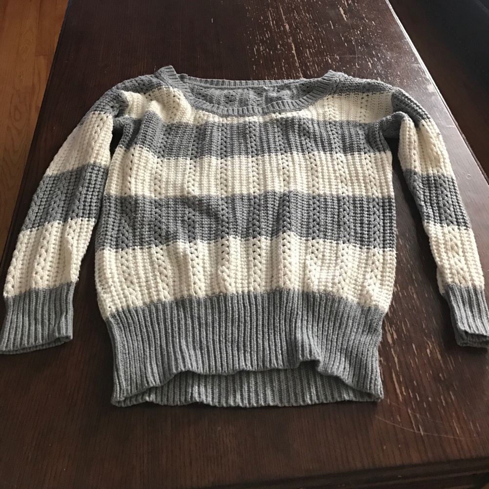 White and gray sweater❤️