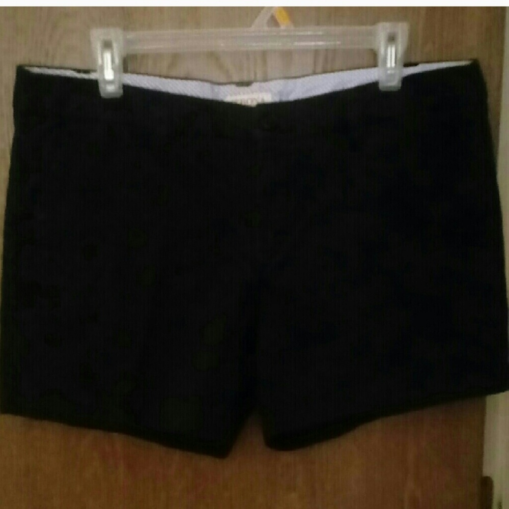 Like new! Size 12 khaki black shorts