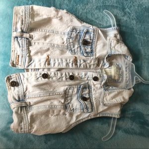 Forever 21 (girl) Sleeveless jeans jacket