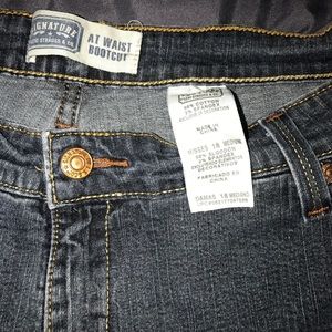 Size 18 Levi's jeans Signature