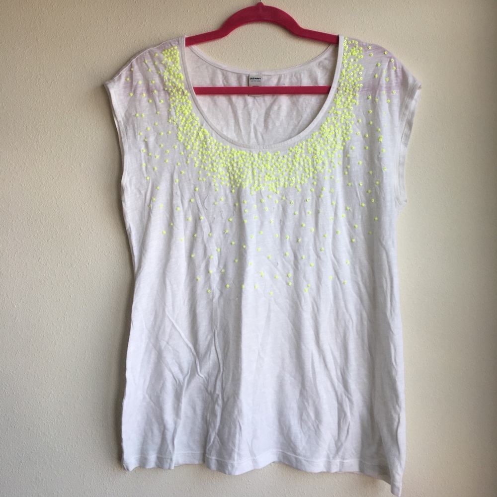 Old Navy white tee