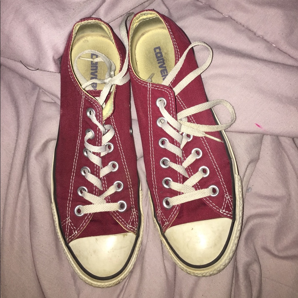 Burgundy & White | Converses | SZ 7 M 9 W