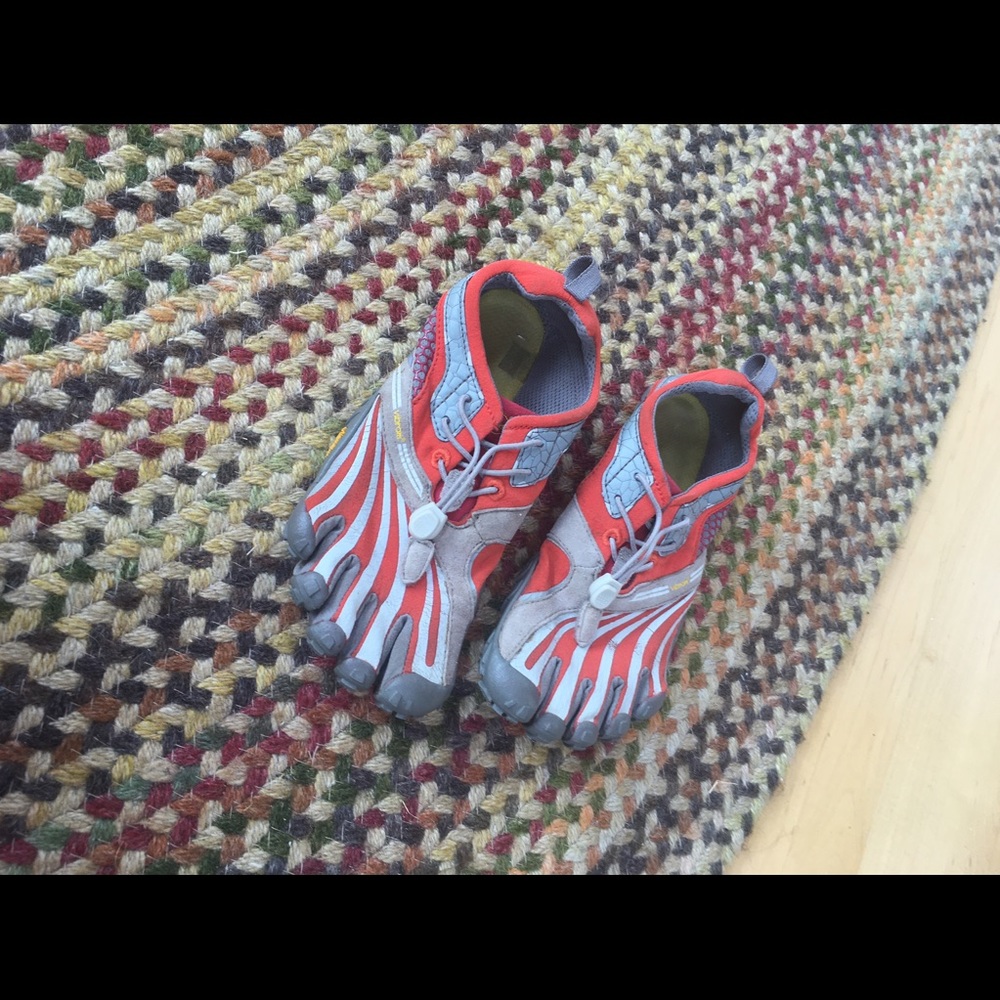 Vibram 5-finger trail running hiking shoes