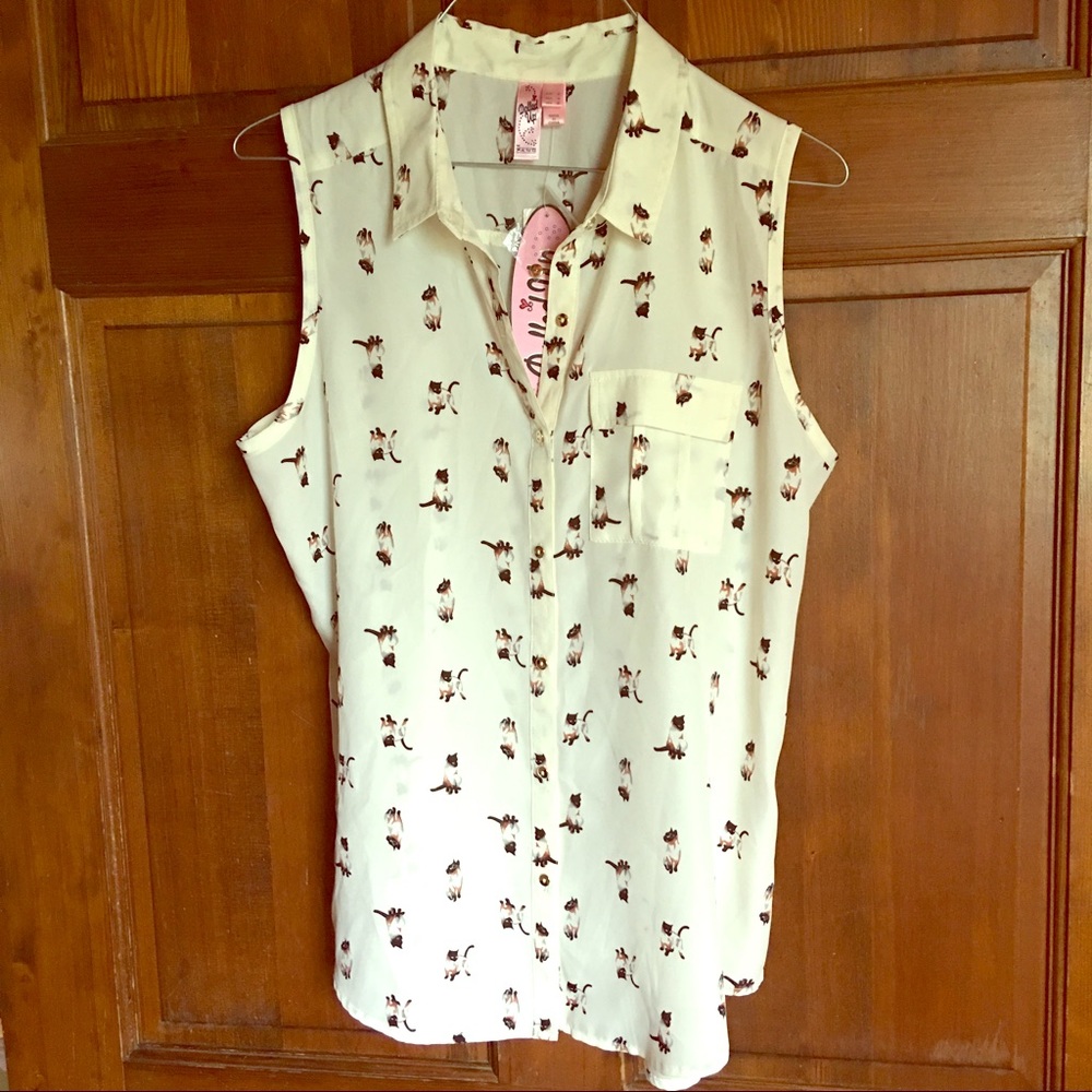 Sleeveless Cat Print Shirt NWT ⭐️REDUCED!!!⭐️