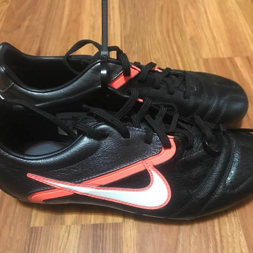 Never worn Nike cleats