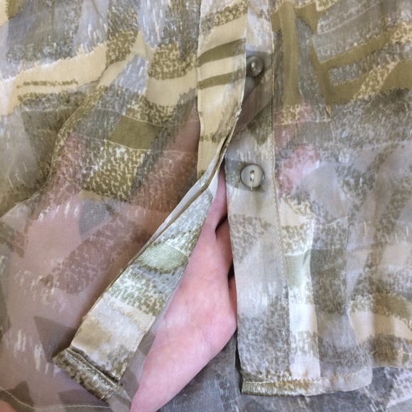 UO Green Camo silk button down blouse XS - Picture 5 of 7