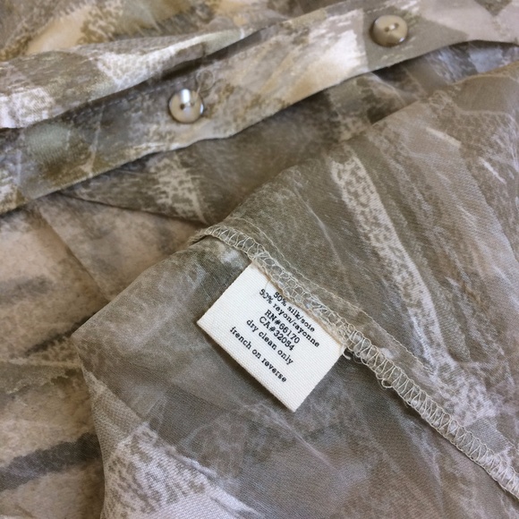 UO Green Camo silk button down blouse XS - Picture 6 of 7