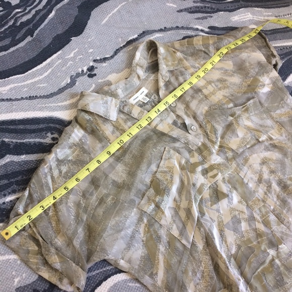 UO Green Camo silk button down blouse XS - Picture 3 of 7