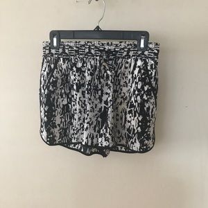 INTERMIX 'Women's' Black & White Geometric Shorts
