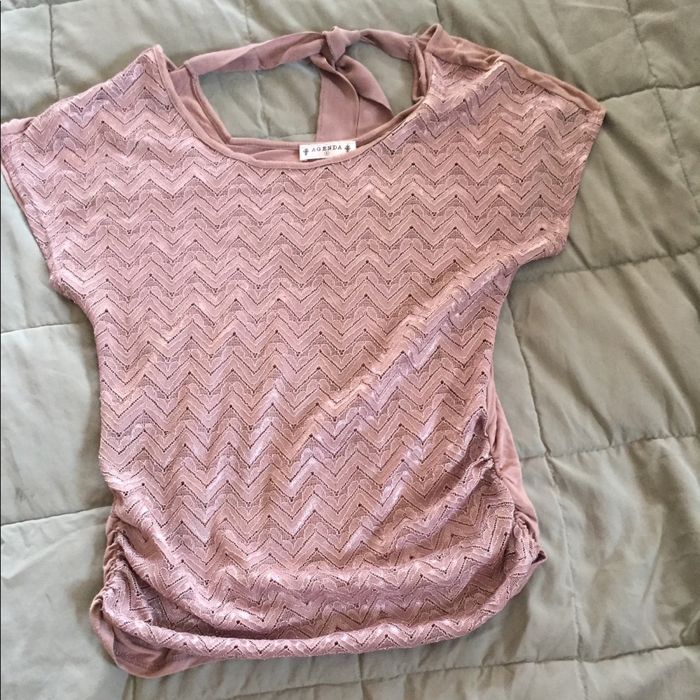 Agenda tie at the back top