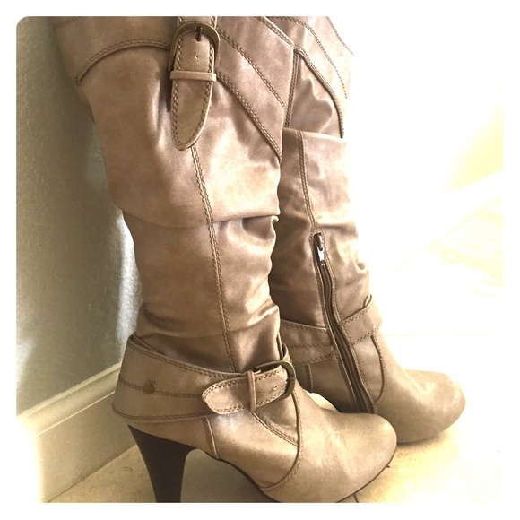 Boots - Picture 1 of 7