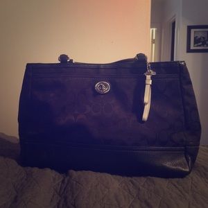 Coach purse! Computer or tablet ready!