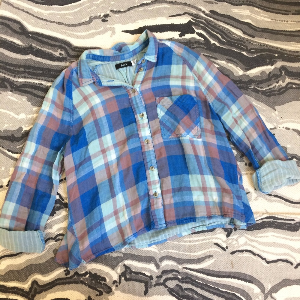 UO Blue plaid crop button down top M