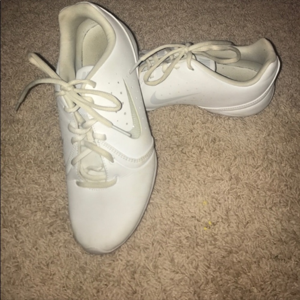 Nike cheerleading shoes
