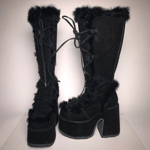 Demonia platform suede boots with fur size 7