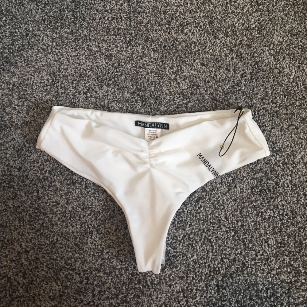 Never worn tag on Mandalynn bottoms!