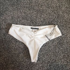 Never worn tag on Mandalynn bottoms!