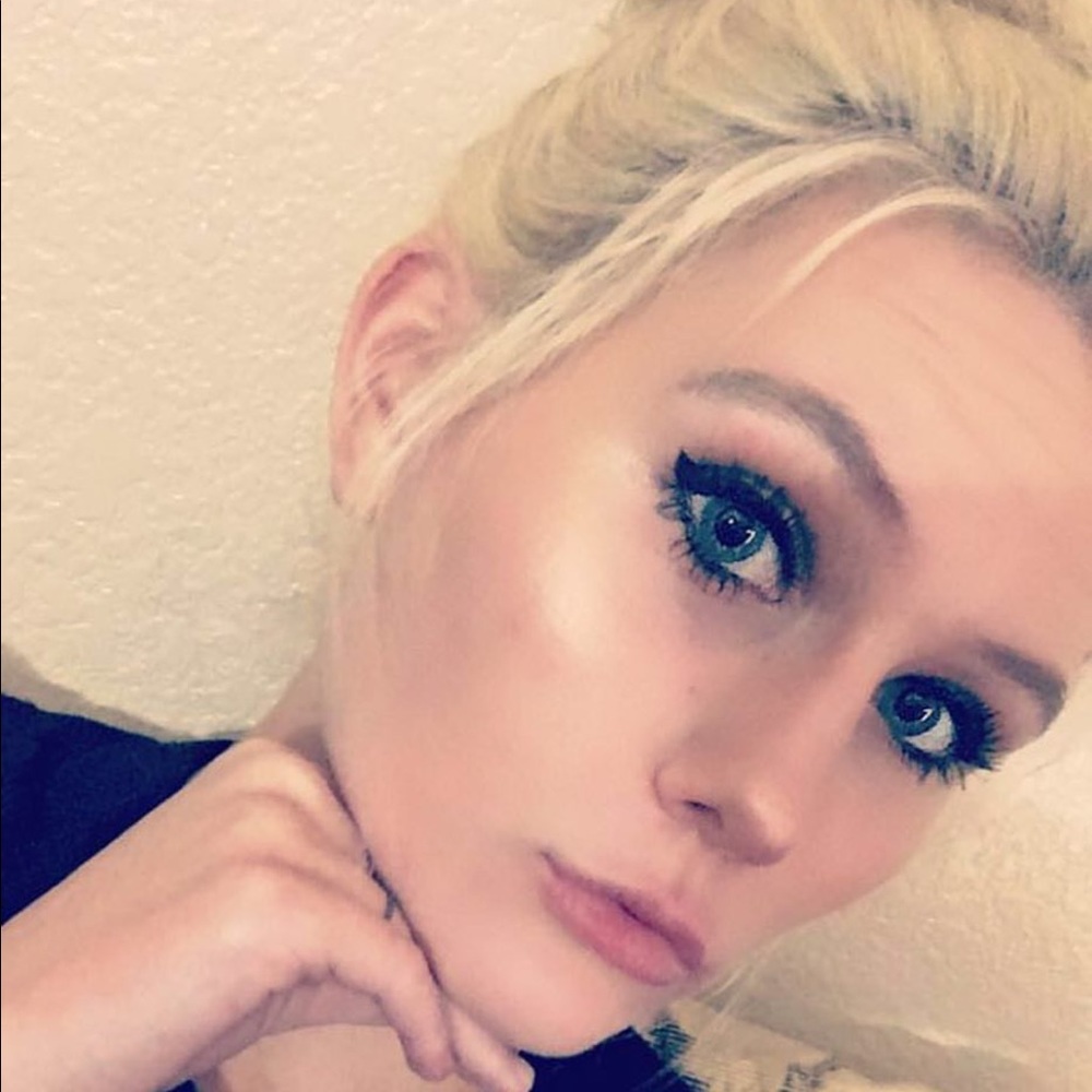 Meet your Posher, Dona