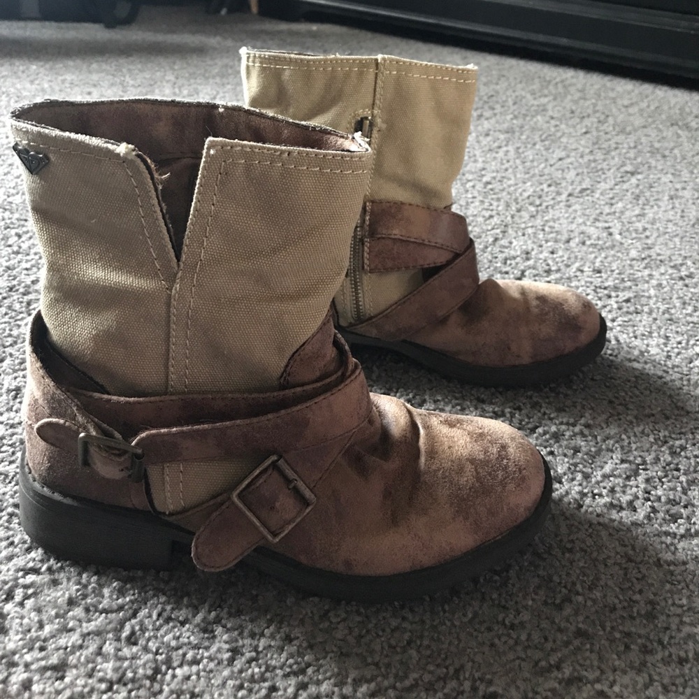 Short brown booties